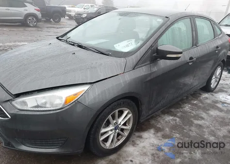 2015 Ford Focus Se z USA, uszkodzony, nr VIN 1FADP3F21FL242641